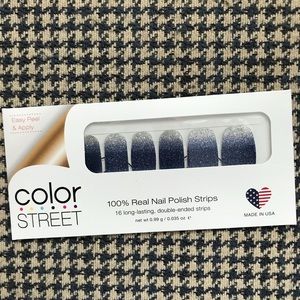 Color Street Arctic Evening nail strips